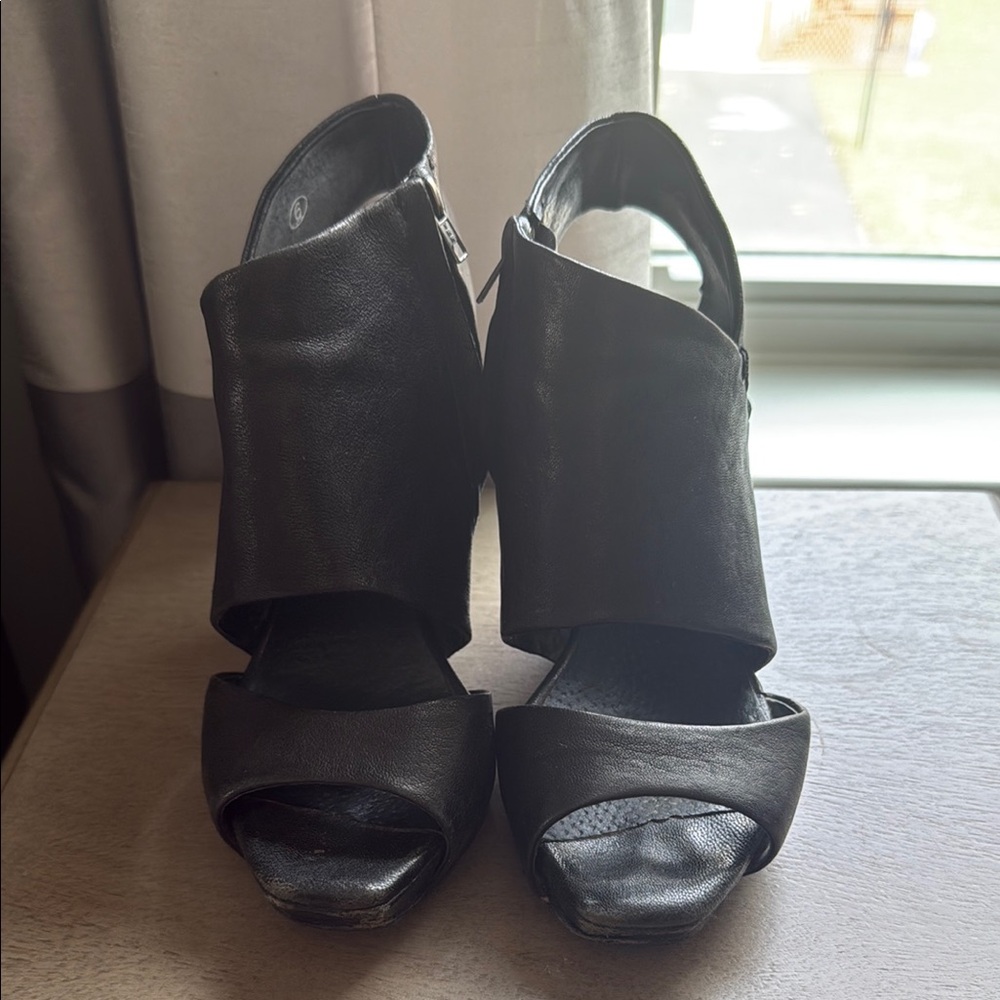 Elegant Black Women's Shoes